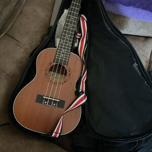 Ranch brand 23” Concert Ukulele  with accessories